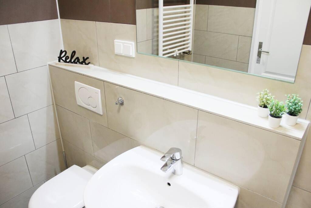 Secret Hideaways Wood Lodge Mit Kinderzimmer Messe L City L Flughafen L Hbf Дуйсбург Экстерьер фото