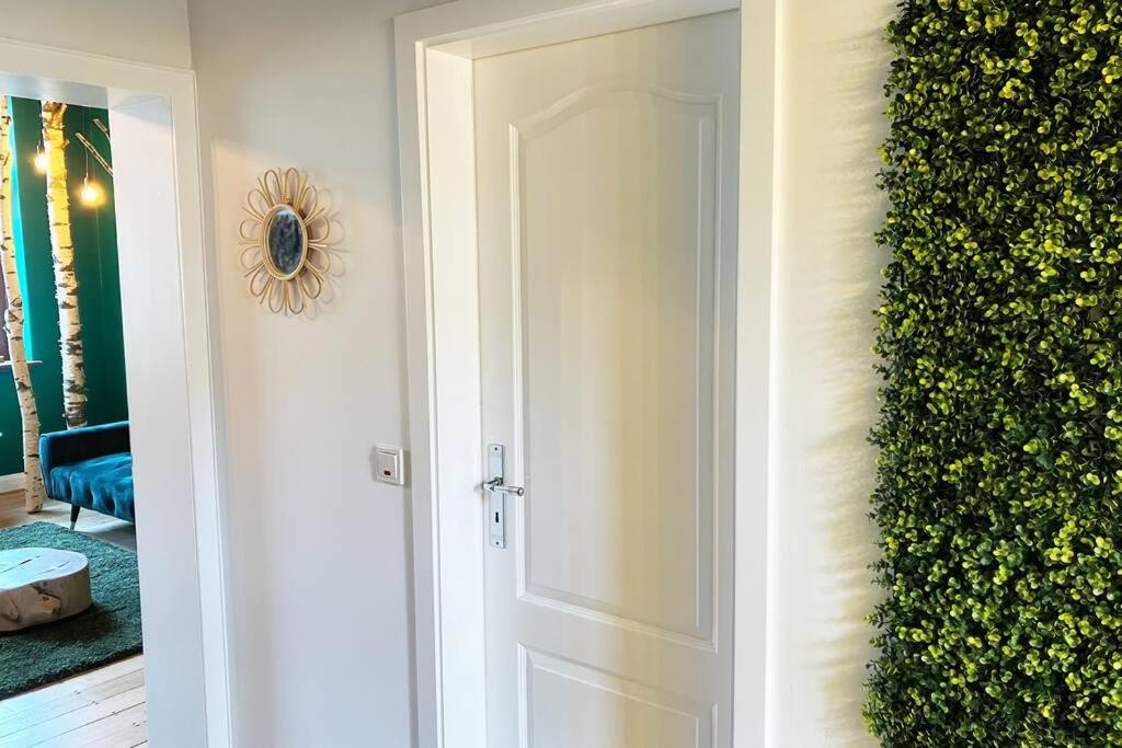 Secret Hideaways Wood Lodge Mit Kinderzimmer Messe L City L Flughafen L Hbf Дуйсбург Экстерьер фото